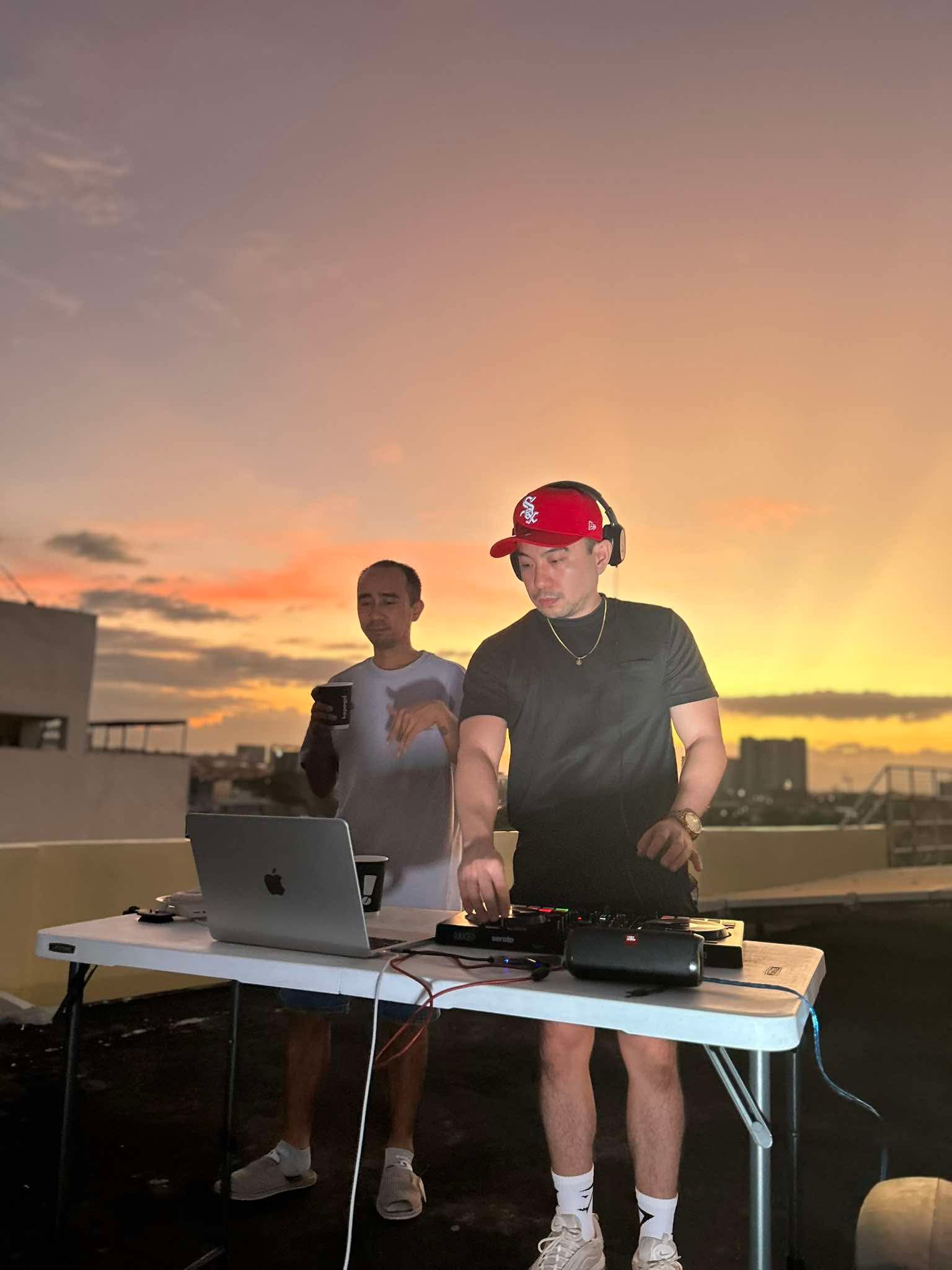 kapebeats DJ performing at sunset